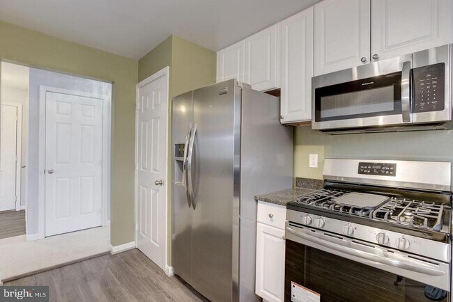 Building Photo - 20579 Snowshoe Square