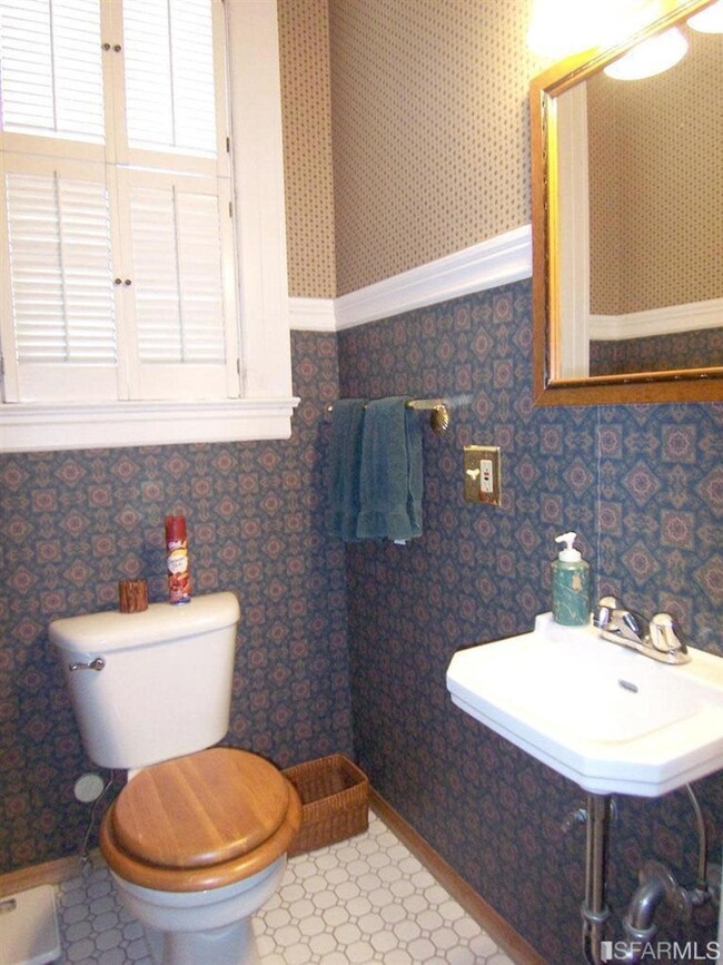 Half Bathroom - 944 Fell Street