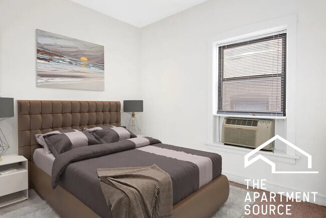 Building Photo - 434 W Diversey Pkwy