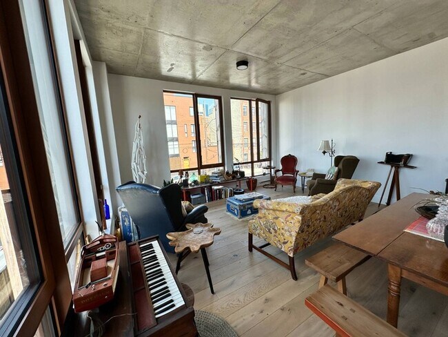 Building Photo - 199 Conover St