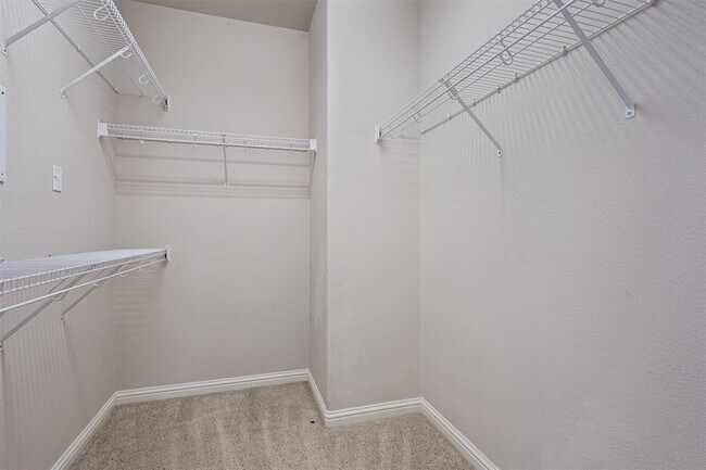 Building Photo - 404 Arrowhead Trail