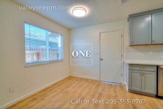 Building Photo - Totally Remodeled Home in Turlock: It's No...