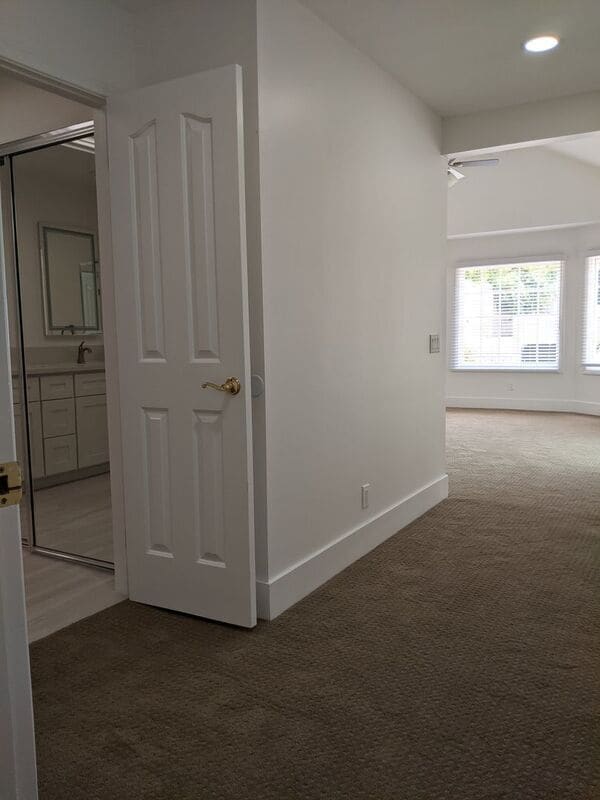 Building Photo - 8204 Calmada Ave
