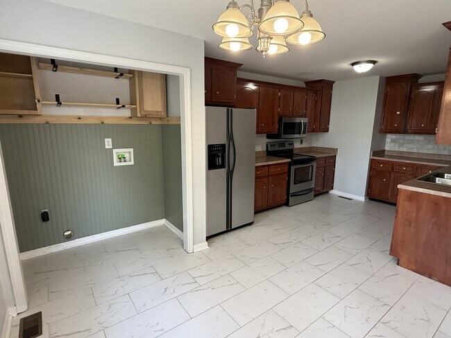 Building Photo - 3685 S Jot Dr