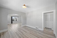 Building Photo - 544 E Lake St