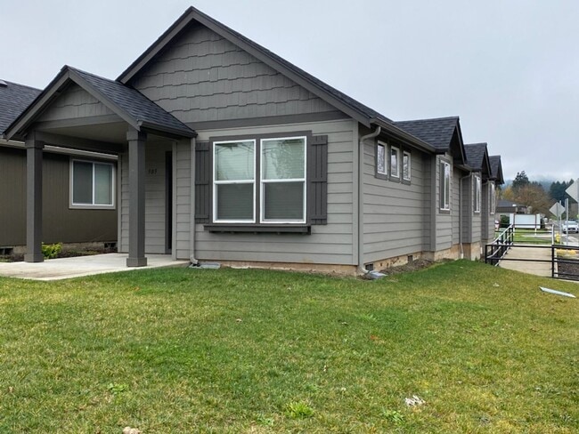 Building Photo - Beautiful 3 bedroom/2 bath tiny home in Co...