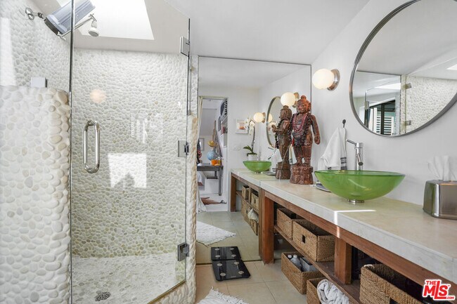 Building Photo - 28036 Sea Ln Dr