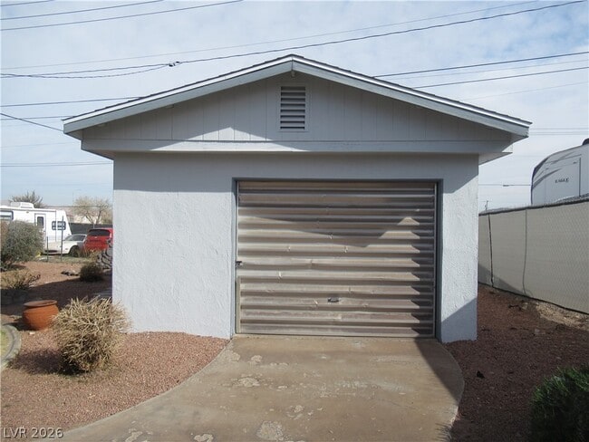 Building Photo - 107 E Pacific Ave