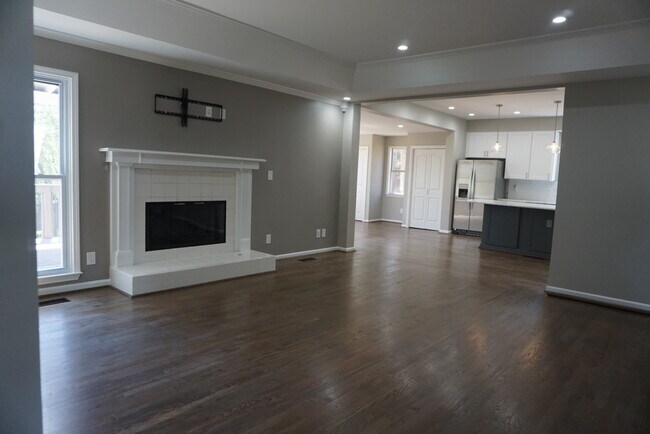 Building Photo - 612 Tiffany Dr