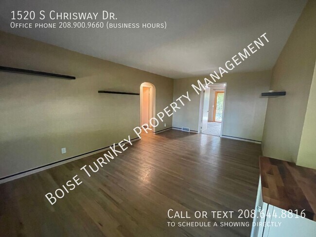 Building Photo - 1520 Chrisway Dr