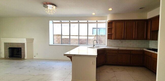 Building Photo - Single Family House - 4 Bedrooms + 2.5 Bat...