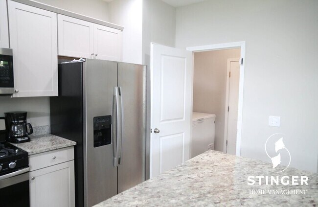 Building Photo - 24 Chauga St