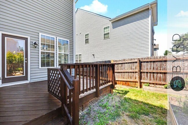 Building Photo - 16921 Thornapple Run