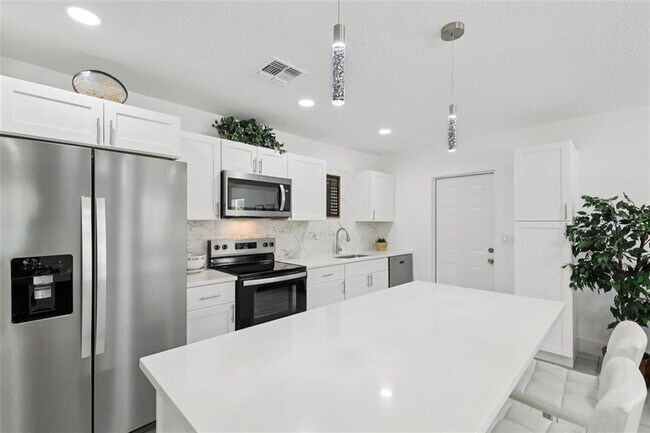 Building Photo - 3530 Goodrich Ave