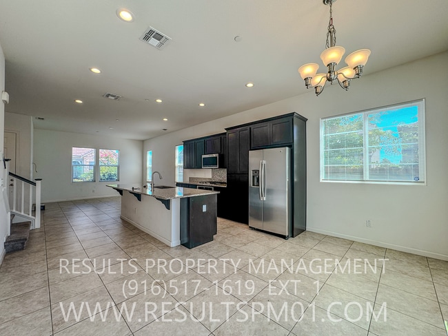 Building Photo - Beautifully upgraded Four bedroom w Loft
