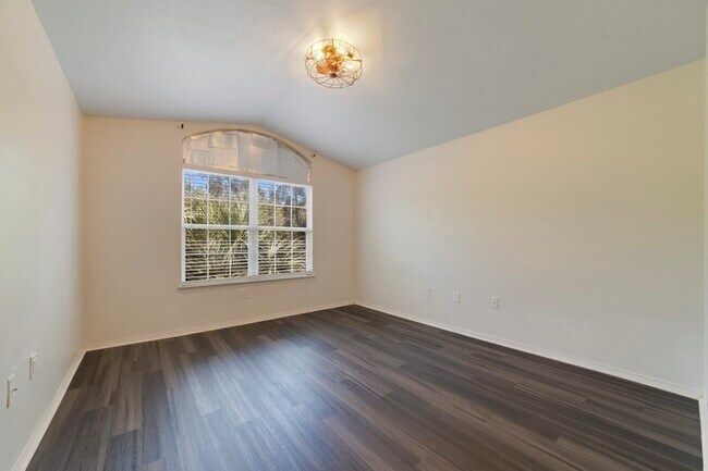 Building Photo - 3391 S Kirkman Rd