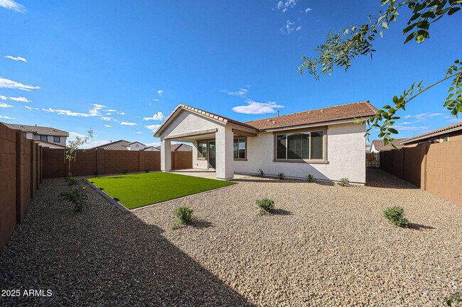 Building Photo - 14831 W Cottontail Ln