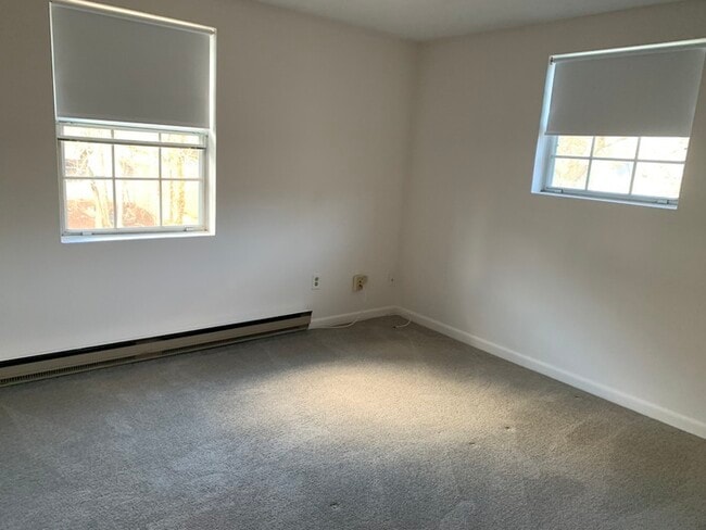 Building Photo - 1 Viking Ct