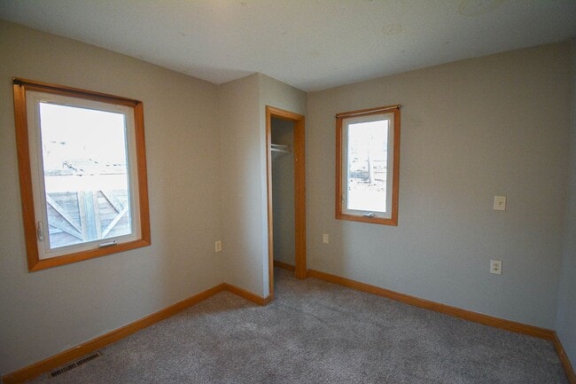 Building Photo - Rent Special!  2 Bed, 1 Bath Home Near Mayo Clinic