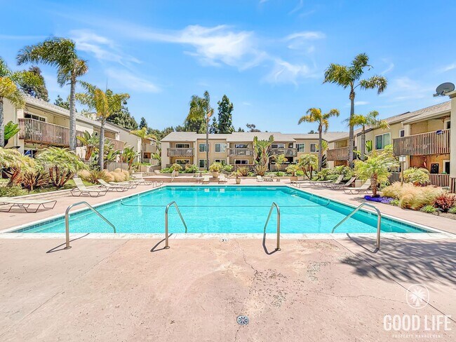 Building Photo - Beautiful 2BD/2BA Condo in La Jolla W/ Pri...