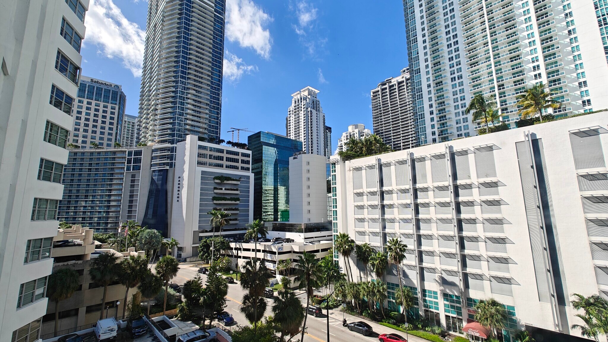 Building Photo - 999 Brickell Bay Dr