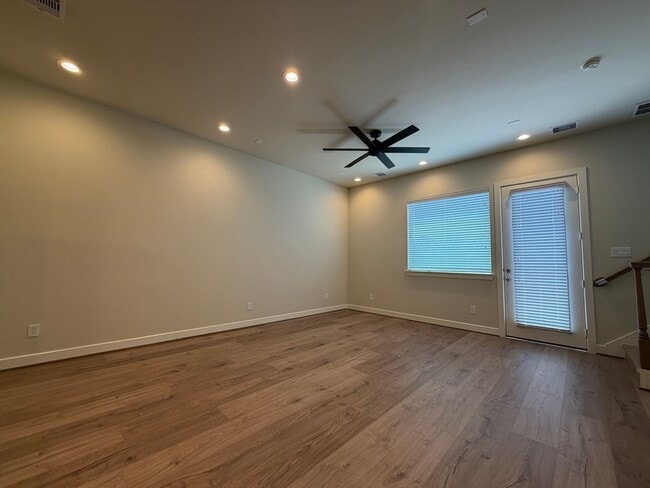 Building Photo - 5915 Haring Ln