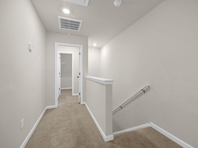 Building Photo - Modern living meets Convenience- Townhome in Greer, SC!