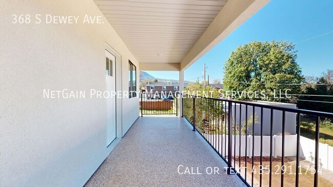 Building Photo - 368 S Dewey Ave