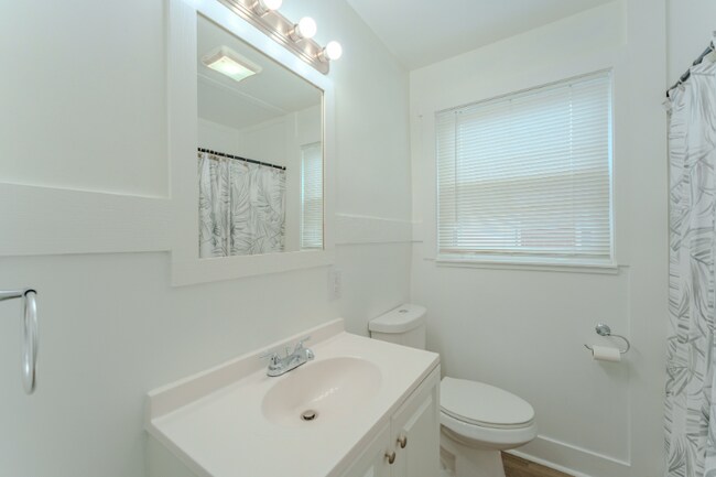 Building Photo - 5612 Colerain Ave