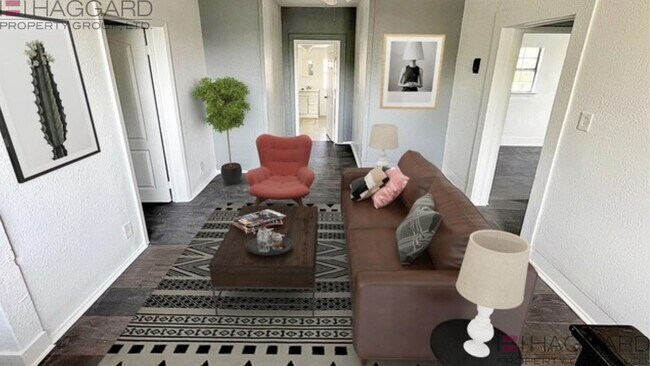 Building Photo - Walking Distance to the Stockyards!