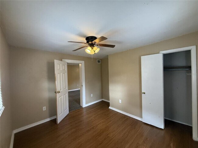 Building Photo - 314 W Crescent Dr