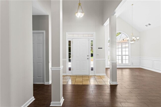 Building Photo - 965 Dogwood Park Dr