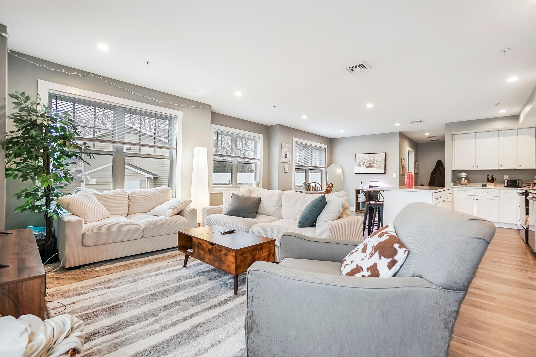 Building Photo - 247 Bussey St