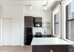 Building Photo - 106 W Chicago Ave