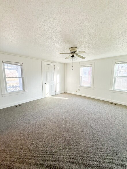 Living Room - 950 Center St