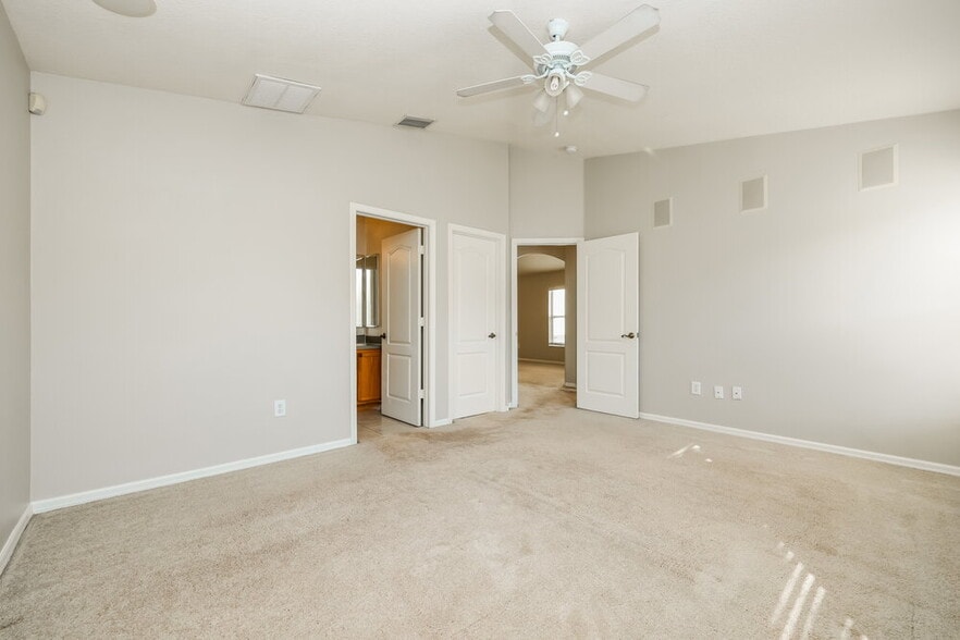 Building Photo - 12749 Evington Point Dr