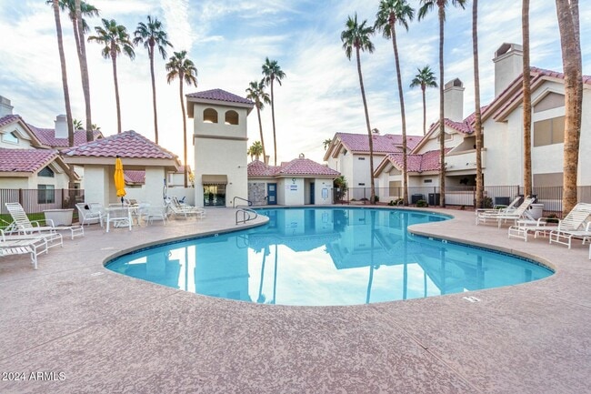 Building Photo - 2801 N Litchfield Rd