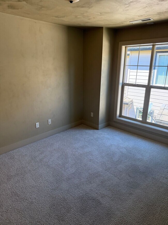 Building Photo - Great Home in a great neighborhood!