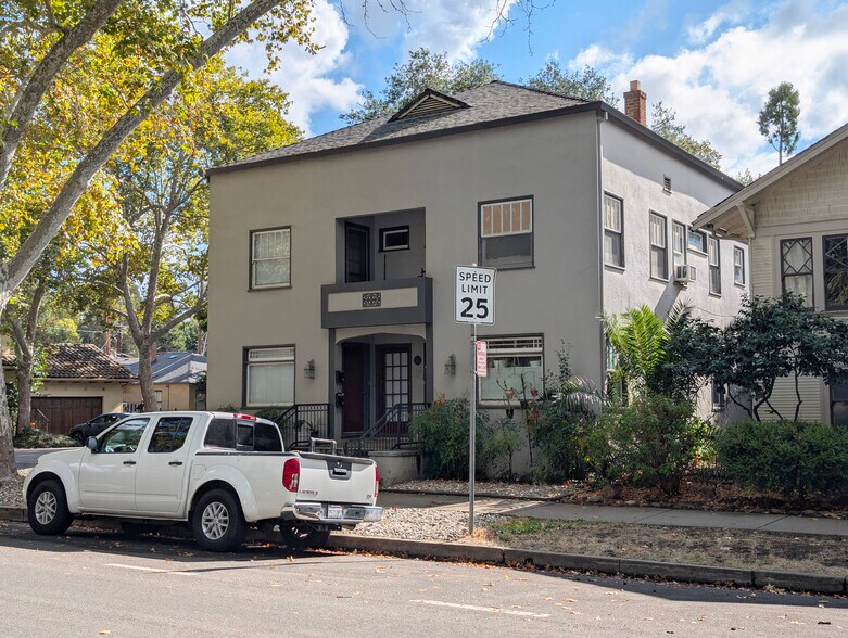 Building Photo - 2630 E St