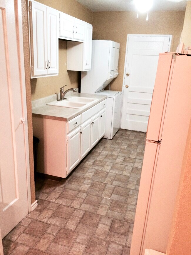 Building Photo - 1801 W Craig Pl