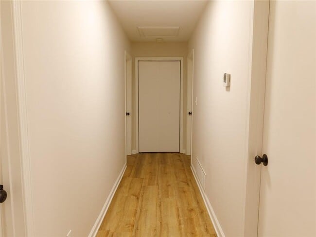 Building Photo - 95 Simpson Dr NE