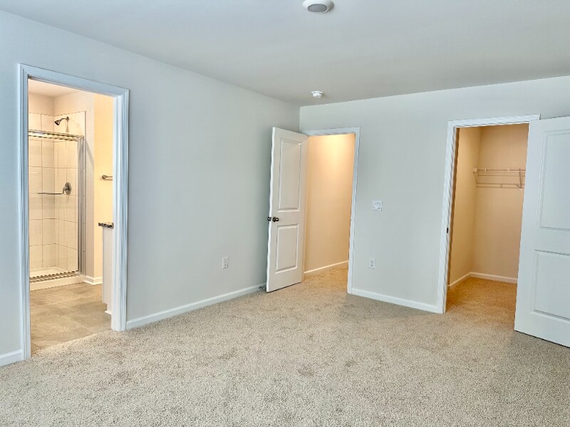Building Photo - 175 Creekview Rd