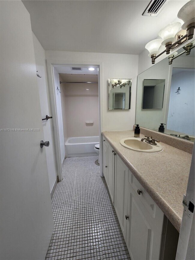 Building Photo - 8441 Forest Hills Dr