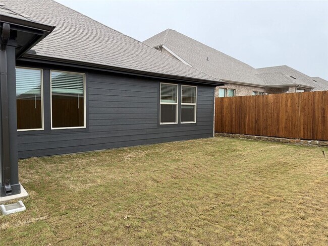 Building Photo - 716 Edgehurst Dr