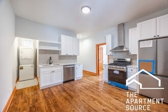 Building Photo - 2842 W Augusta Blvd