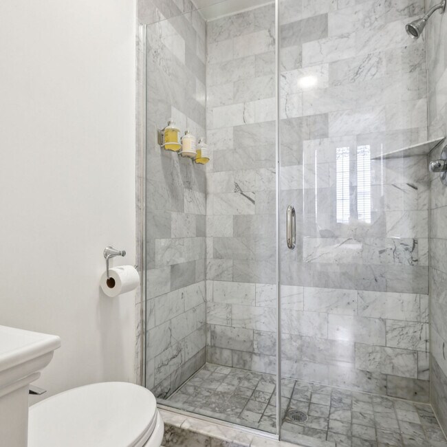 Building Photo - 508 Chartres St