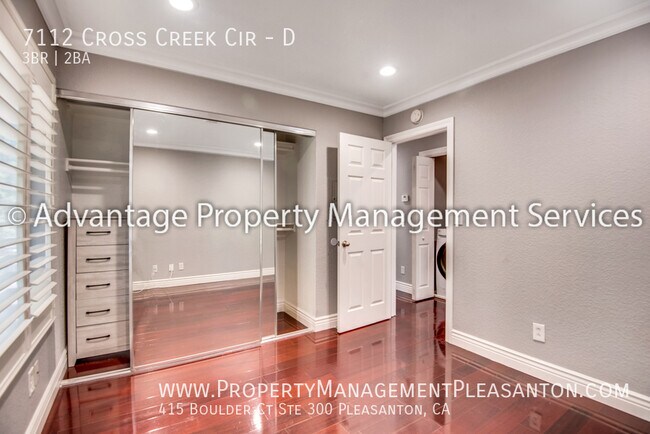 Building Photo - 7112 Cross Creek Cir