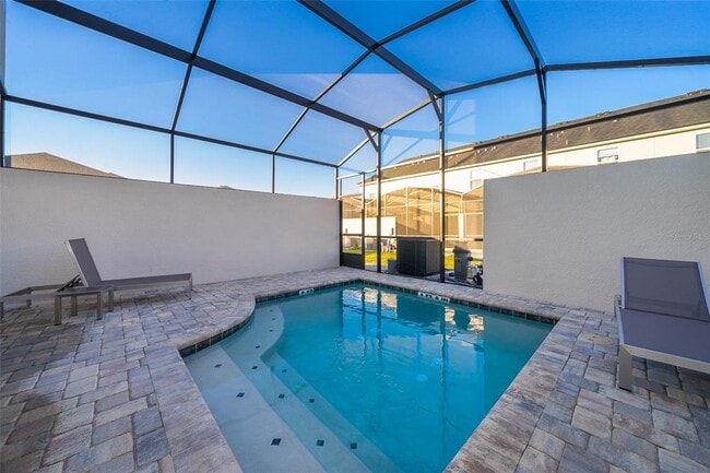 Building Photo - 1808 Tropical Palms Cir
