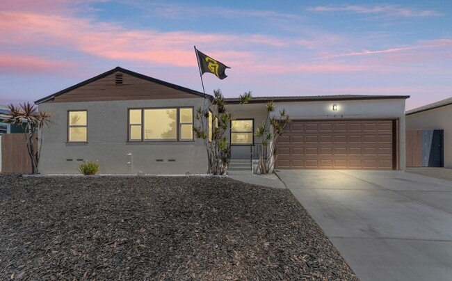 Building Photo - Nicely Remodeled 3 Bed 2 Bath in West Chul...