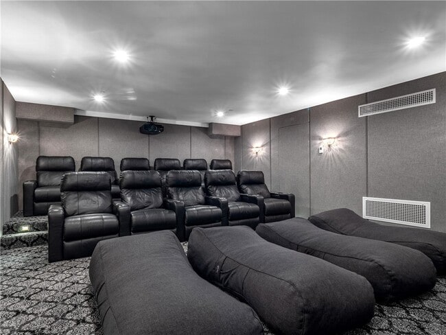 Building Photo - 3403 Laurel Ave